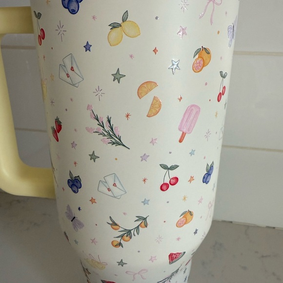 HydroJug X ACTA 40oz Traveler, TORI HALFORD BERRIES AND CREAM - Picture 4 of 7